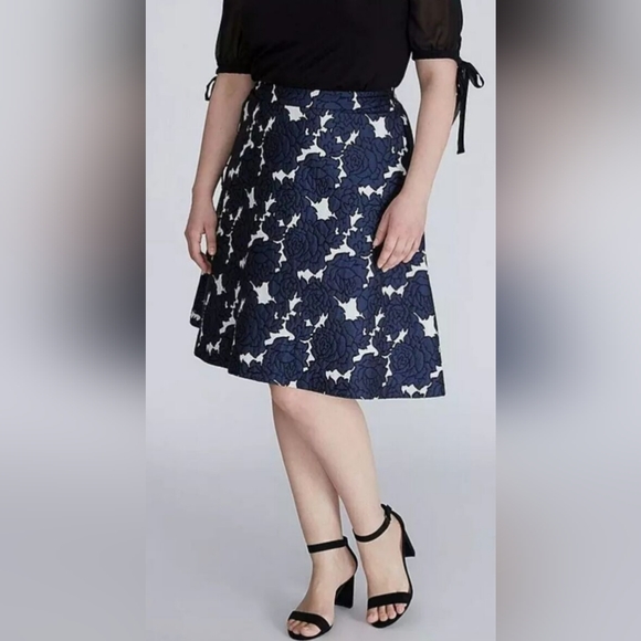 Lane Bryant 🩷 A-line Skirt Size 26 - Picture 2 of 9